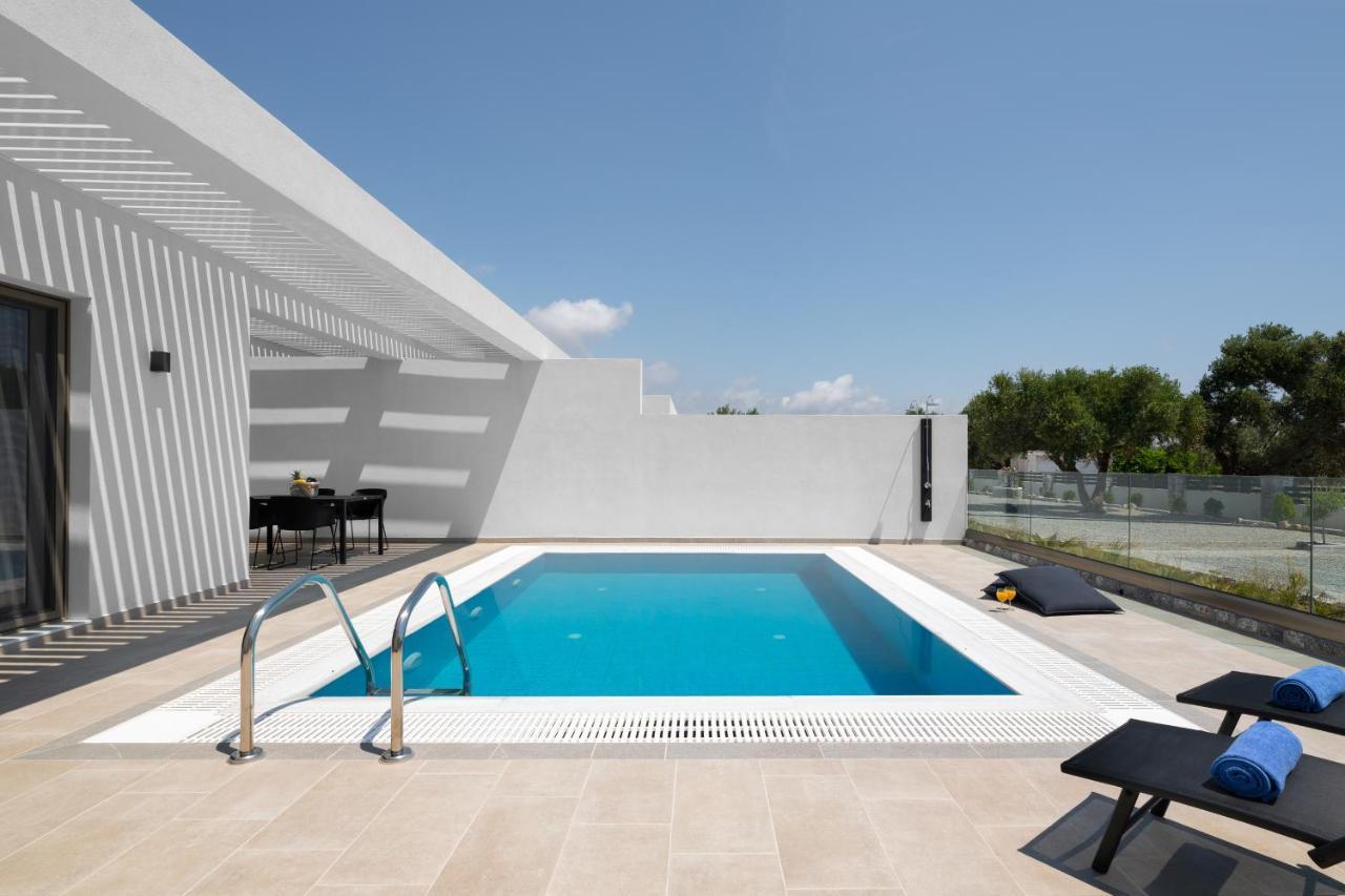 Armonia Suites Gennadi Exteriér fotografie