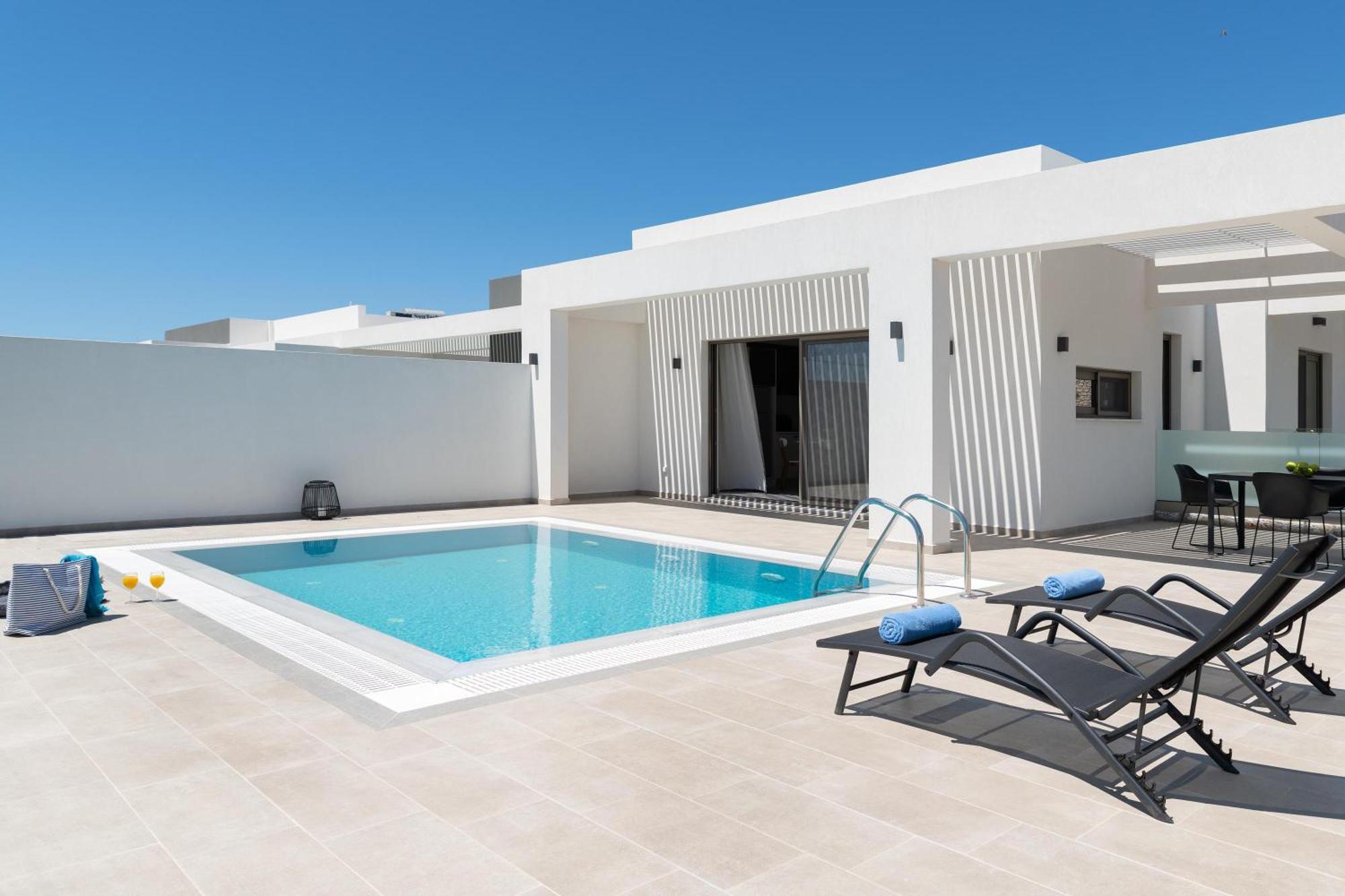 Armonia Suites Gennadi Exteriér fotografie