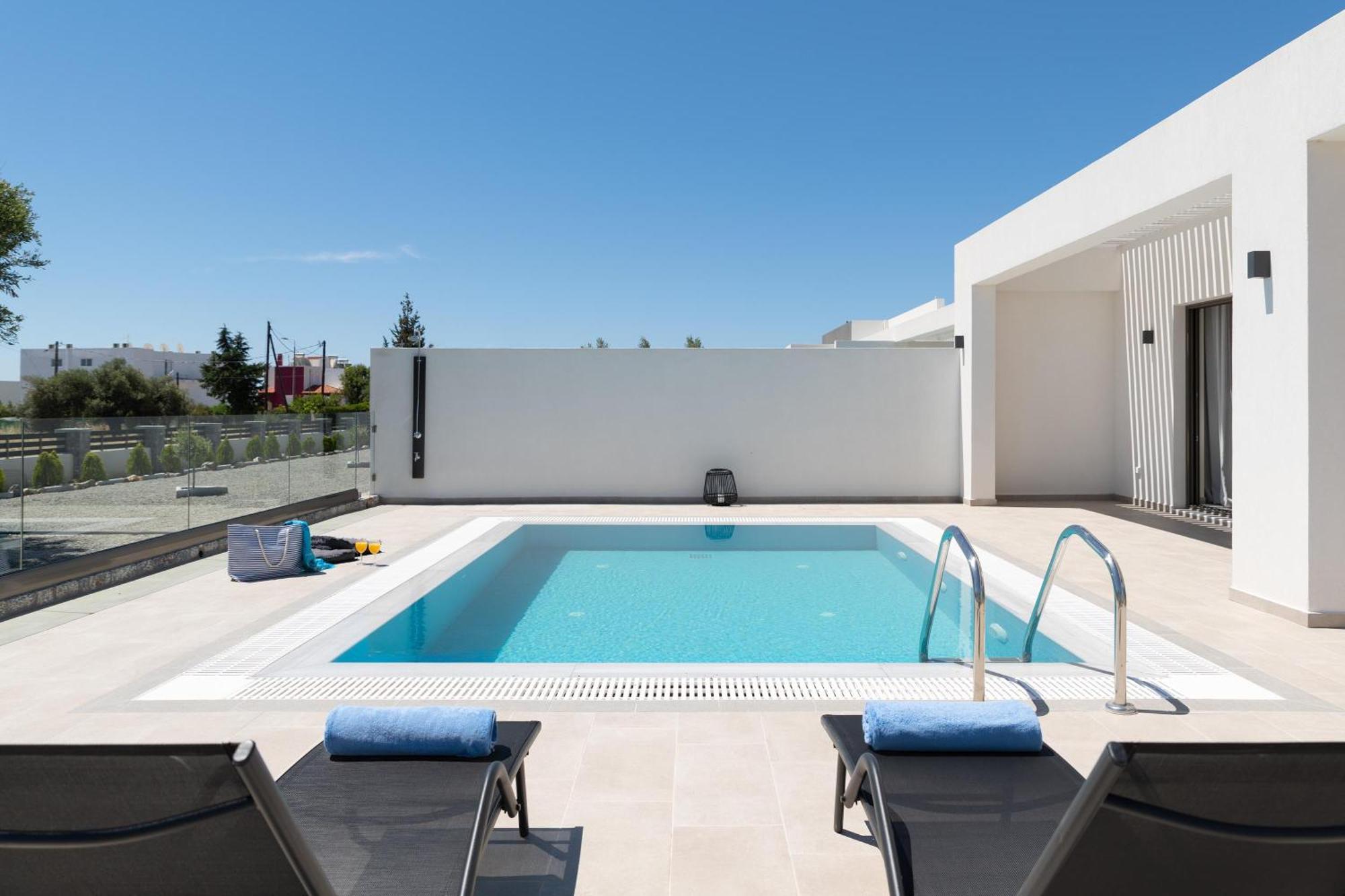 Armonia Suites Gennadi Exteriér fotografie